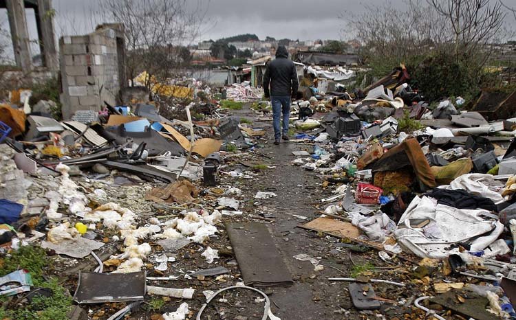 Seg&uacute;n la Comisi&oacute;n existen en Espa&ntilde;a m&aacute;s de 1.500 Vertederos Ilegales muchos de ellos en Galicia - &diams;La Comisi&oacute;n Europea vuelve a instar a Espa&ntilde;a a que gestione los residuos urbanos correctamente