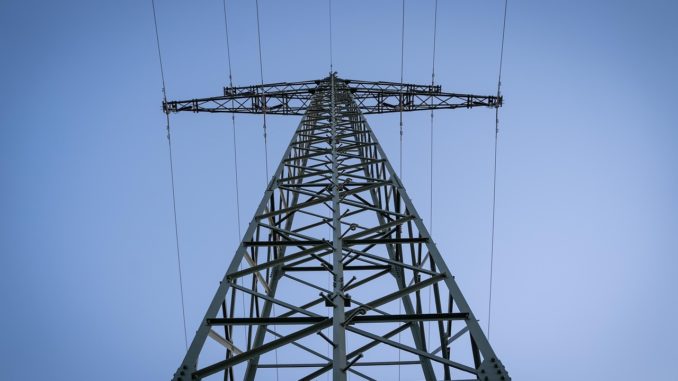 Las posibles irregularidades surgidas en las obras de soterramiento de l&iacute;neas de alta tensi&oacute;n en Las Rozas - Autonom&iacute;as