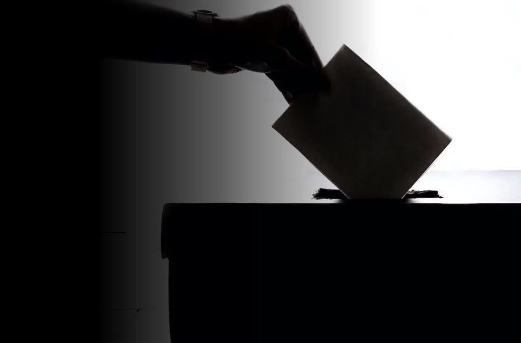 Agujeros negros y gusanos en las proximas elecciones catalanas y vascas 1024x675 - Autonom&iacute;as