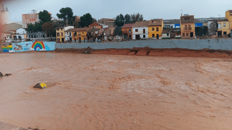 Deberan alzarse de nuevo hogares y jardines - Autonom&iacute;as