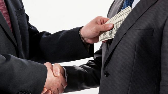 Aceleracion caida libre en corrupcion - Autonom&iacute;as